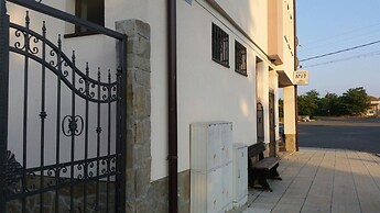 Inviting 1-bed Apartment in Aleksandrovo