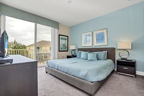 3 Bed Town Home With Splash Pool! 3 Bedroom Townhouse by RedAwning