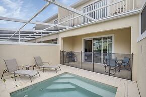 3 Bed Town Home With Splash Pool! 3 Bedroom Townhouse by RedAwning