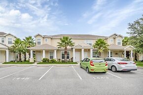 3 Bed Town Home With Splash Pool! 3 Bedroom Townhouse by RedAwning