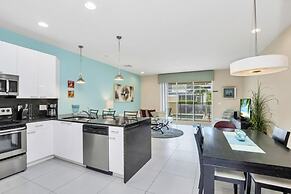 3 Bed Town Home With Splash Pool! 3 Bedroom Townhouse by RedAwning