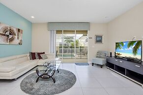 3 Bed Town Home With Splash Pool! 3 Bedroom Townhouse by RedAwning