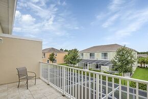 3 Bed Town Home With Splash Pool! 3 Bedroom Townhouse by RedAwning
