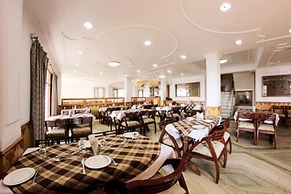 Goroomgo Kalra Regency Shimla