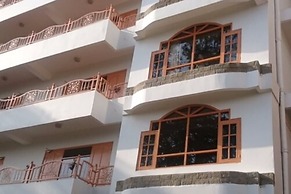 Goroomgo Kalra Regency Shimla