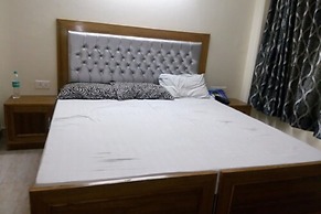 Goroomgo Kalra Regency Shimla