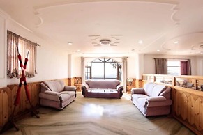 Goroomgo Kalra Regency Shimla