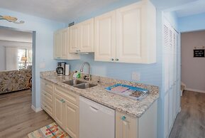 Beautiful Seashell/ Pool Star5vacations