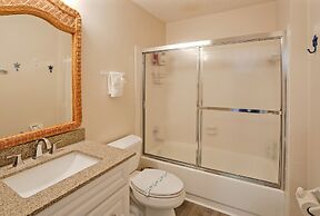 Beautiful Seashell/ Pool Star5vacations