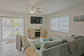 Waterfront & Pool B Star5vacations