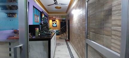 Goroomgo Shree Bhumi puri