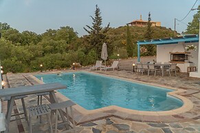 Villa Bella With Swimming Pool, Rethymno, Crete