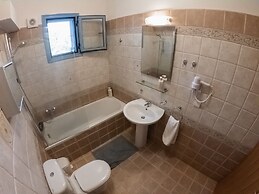 Villa Bella With Swimming Pool, Rethymno, Crete