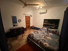 Stunning 2-bed House in Madina