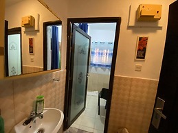 Stunning 2-bed House in Madina