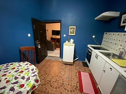 Stunning 2-bed House in Madina