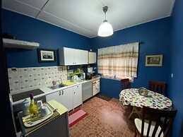 Stunning 2-bed House in Madina