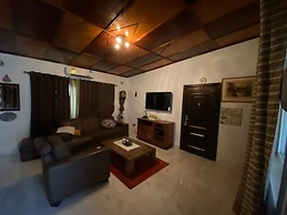 Stunning 2-bed House in Madina