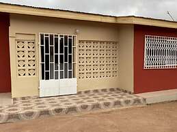 Stunning 2-bed House in Madina