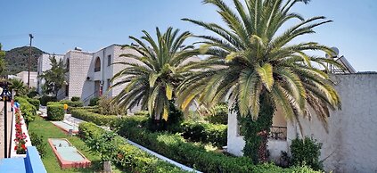 Silver Bay Hotel & Bungalows