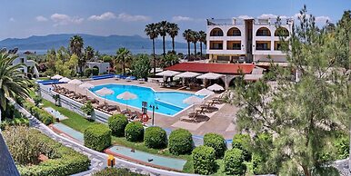 Silver Bay Hotel & Bungalows