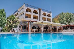 Silver Bay Hotel & Bungalows