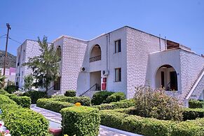 Silver Bay Hotel & Bungalows