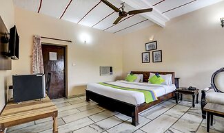 Treebo Kumbhal Castle, 2 Km From Kumbalgarh Fort