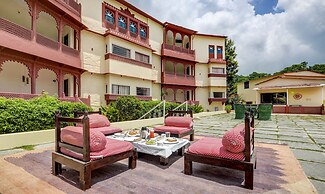 Treebo Kumbhal Castle, 2 Km From Kumbalgarh Fort