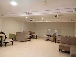 Treebo Kumbhal Castle, 2 Km From Kumbalgarh Fort