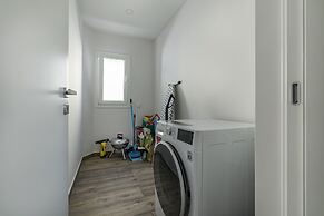 Captivating 4-bed House in Cadaval District-lisbon