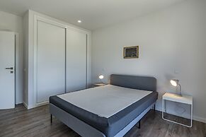 Captivating 4-bed House in Cadaval District-lisbon
