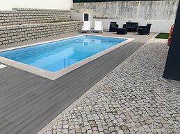 Captivating 4-bed House in Cadaval District-lisbon