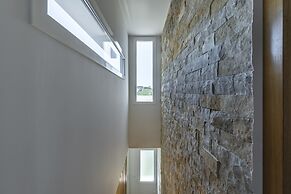 Captivating 4-bed House in Cadaval District-lisbon
