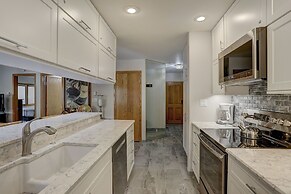 Newly Remodeled Spacious 1 Bedroom 1 Condo by Redawning