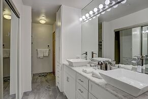 Newly Remodeled Spacious 1 Bedroom 1 Condo by RedAwning