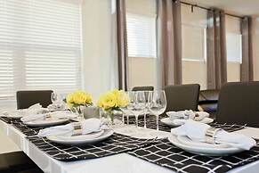 Pool Home & Games In Gated Resort Near Disney! 5 Bedroom Home by RedAw