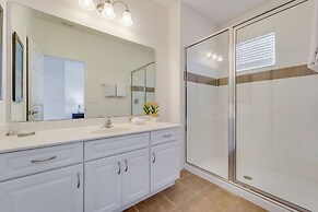 5 Bed 5 Bath Vacation Home In Golf Community! 5 Bedroom Home by Redawn