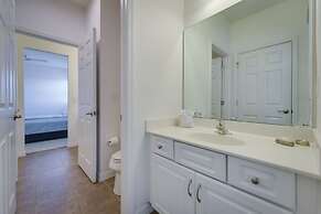 5 Bed 5 Bath Vacation Home In Golf Community! 5 Bedroom Home by Redawn