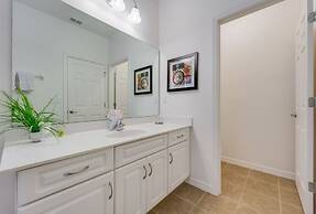 5 Bed 5 Bath Vacation Home In Golf Community! 5 Bedroom Home by Redawn