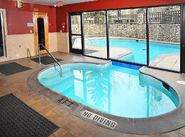 26 Avondale Lane. 3 Bedroom Condo by RedAwning