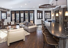 26 Avondale Lane. 3 Bedroom Condo by RedAwning