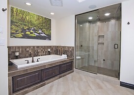 26 Avondale Lane. 3 Bedroom Condo by RedAwning