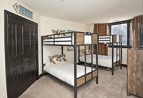 26 Avondale Lane. 3 Bedroom Condo by RedAwning