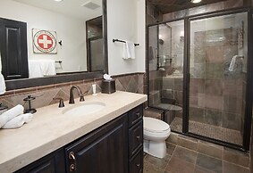 26 Avondale Lane. 3 Bedroom Condo by RedAwning