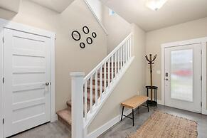 Exceptional Solar Powered Home near Old Town!