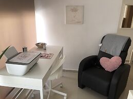 Casa Fiore - 2 Bed House 10 Mins Walk to Centre