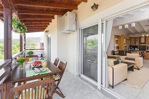 Beautiful and Modern Apartment in Neos Marmaras