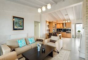 Beautiful and Modern Apartment in Neos Marmaras