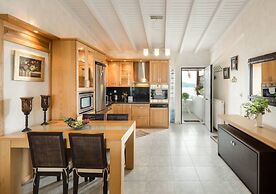 Beautiful and Modern Apartment in Neos Marmaras